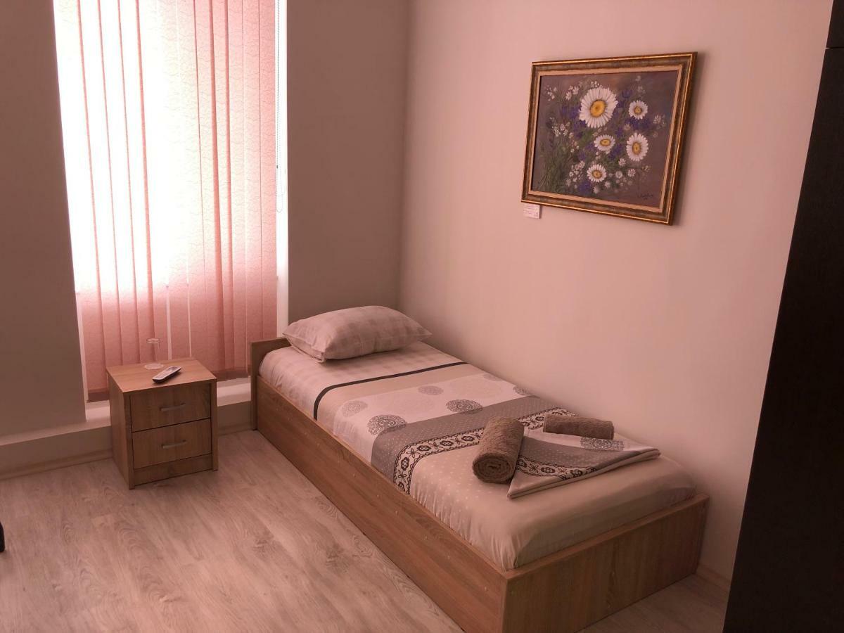 Guest Rooms Opera Plovdiv Bagian luar foto